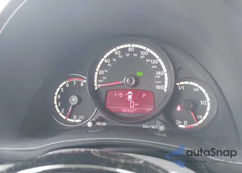 2013 Volkswagen Beetle 2.5L Entry из США, поврежденный, VIN 3VWFP7AT4DM660162